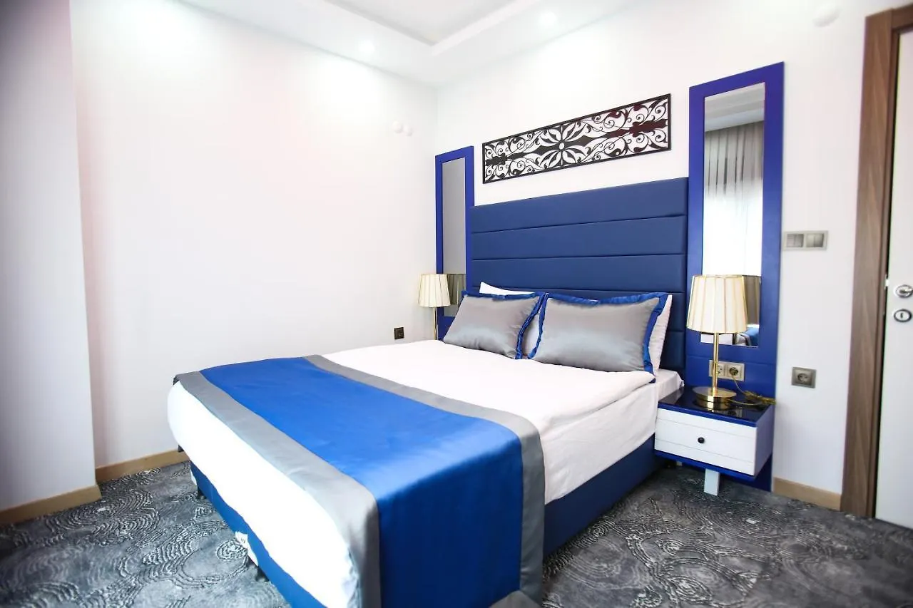 Random Suit Otel Estambul 3*,